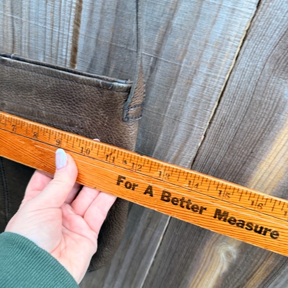 Duluth Trading Co. Leather Crossbody Bag - Picture 10 of 10